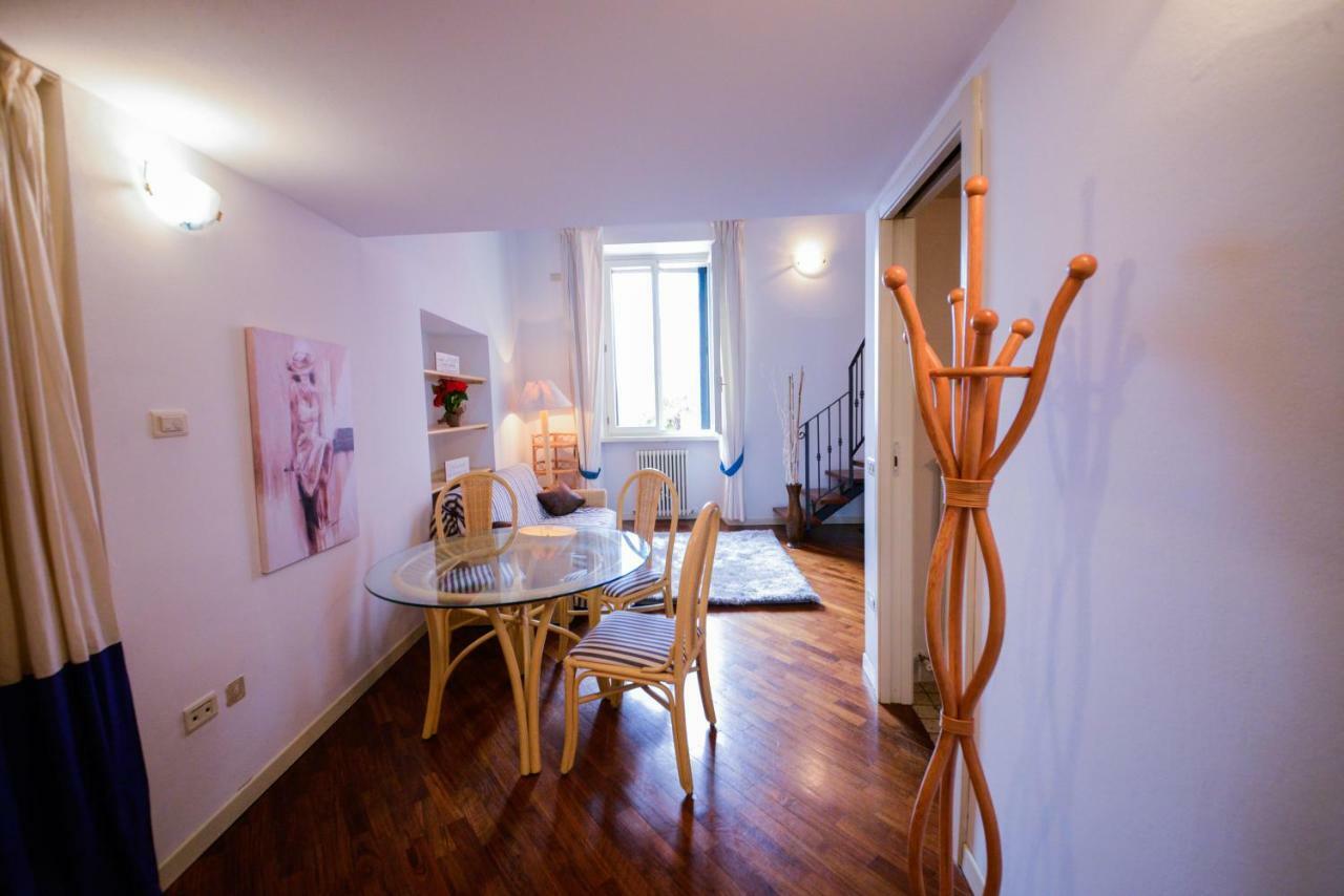 Apartment Queen Of The *